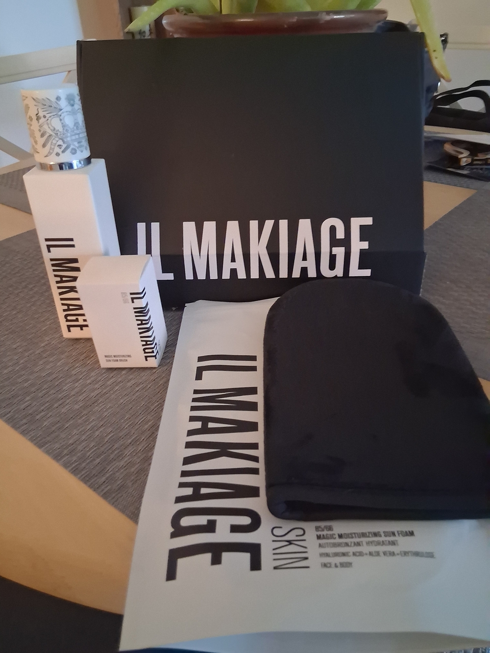 IL MAKIAGE Magic Moisturizing Sun Foam Kit 85/66